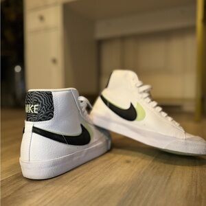 Nike Blazer Mid ‘77 Sneakers